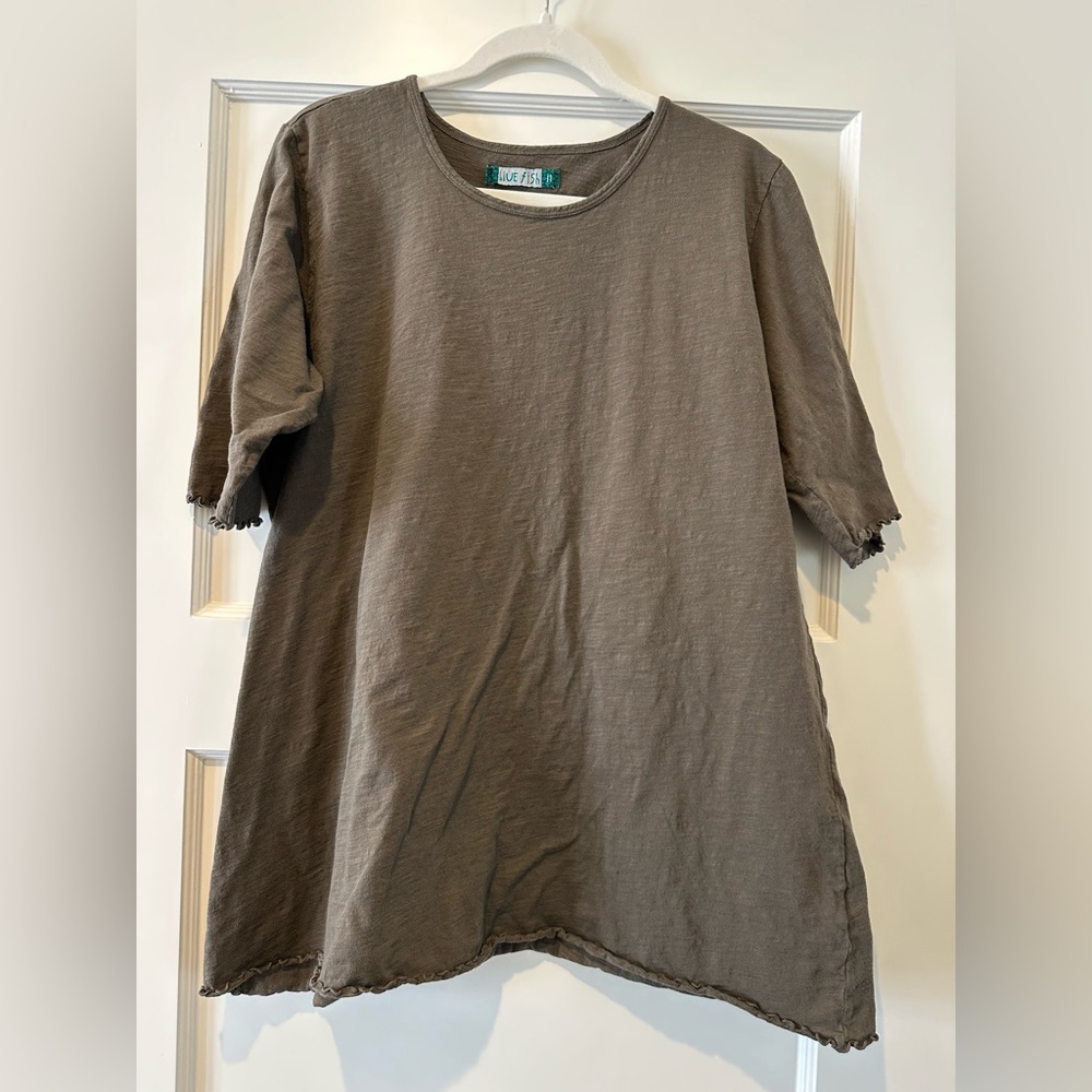 Blue Fish Simple Tee in Ground